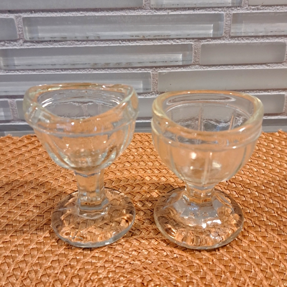 2 Vtg Eye Cup Glasses.  Clear Glass.
